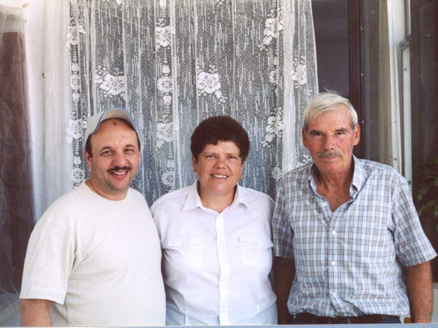 Dino, with his aunt Assimina and uncle Alekos.